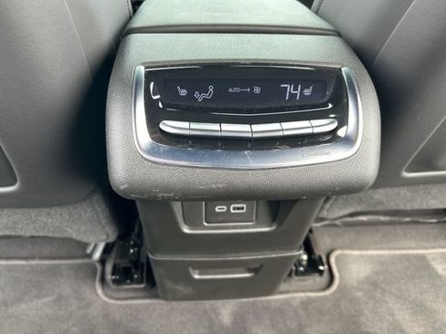 Used 2024 Cadillac XT6 Premium Luxury AWD/4WD image 35