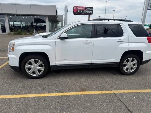 Used 2017 GMC Terrain SLE w/ Technology Package AWD/4WD image 4