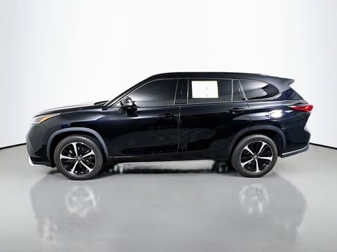 Used 2022 Toyota Highlander XSE image 9