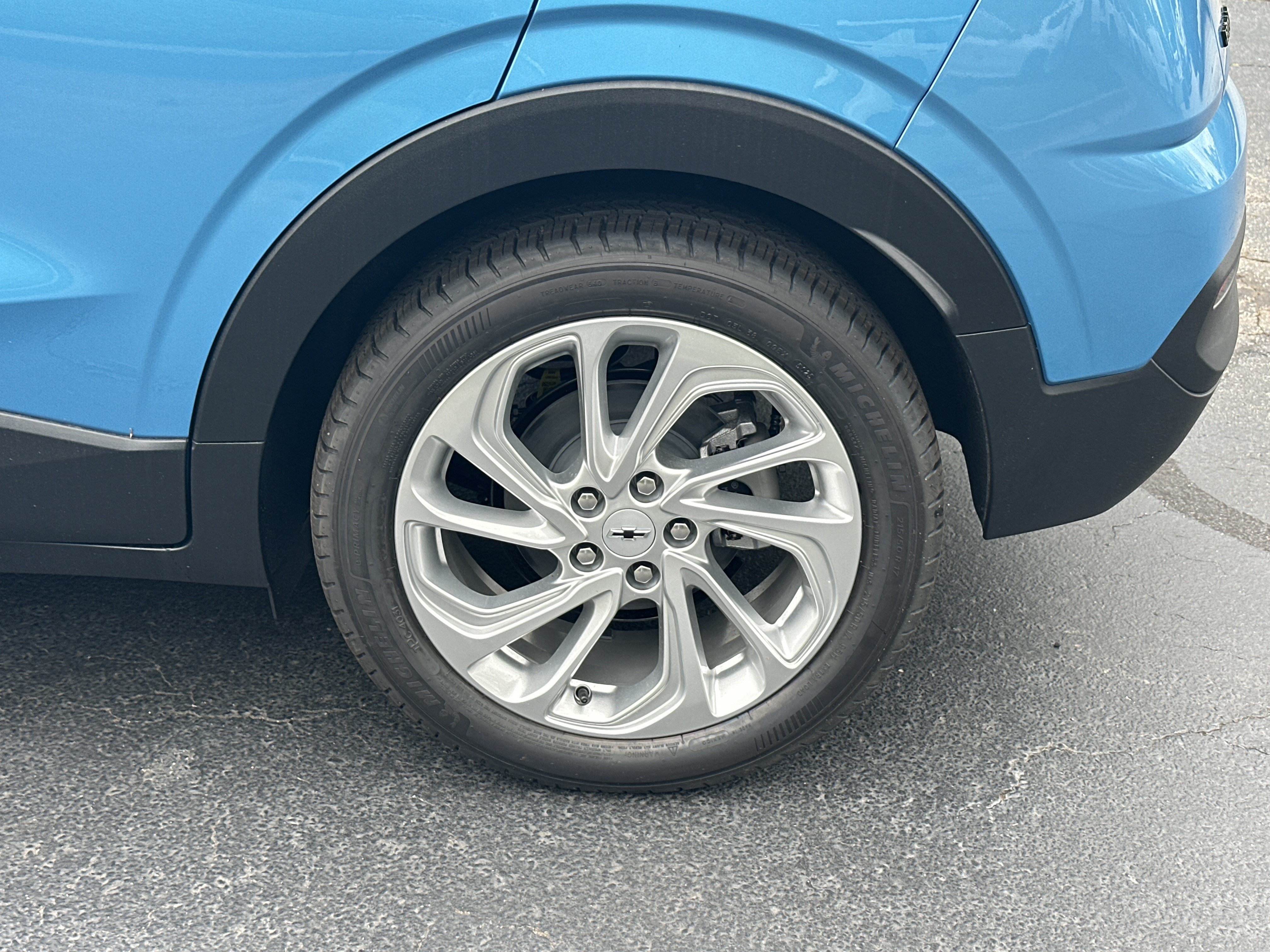 New 2027 Chevrolet Bolt LT FWD image 18
