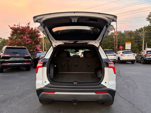 Used 2026 Chevrolet Equinox LT FWD image 11