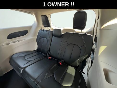Used 2023 Chrysler Pacifica Touring-L FWD image 20