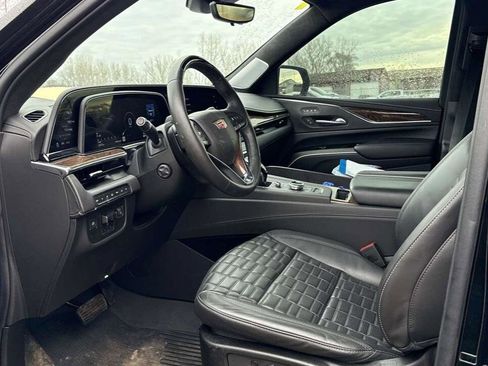 Used 2023 Cadillac Escalade Sport Platinum w/ LPO, ONYX Package image 7