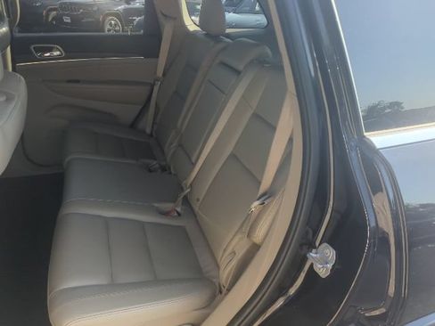 Used 2021 Jeep Grand Cherokee Limited w/ Trailer Tow Group IV AWD/4WD image 11