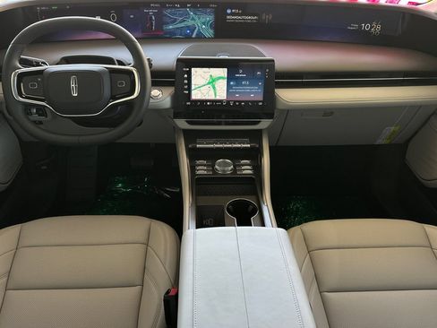 New 2026 Lincoln Nautilus Premier AWD/4WD image 12