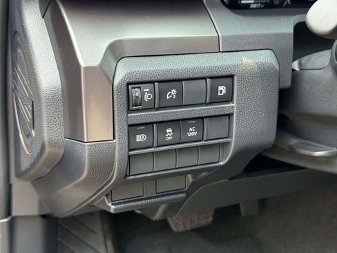 Used 2025 Toyota 4Runner TRD Off-Road AWD/4WD image 19