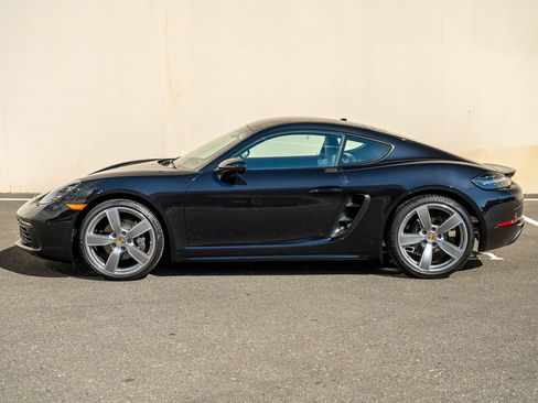 Used 2025 Porsche 718 Cayman image 2