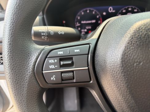 Used 2025 Honda Accord SE image 18