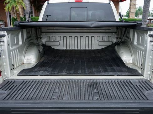 Used 2018 Ford F150 XLT w/ Equipment Group 302A Luxury AWD/4WD image 9