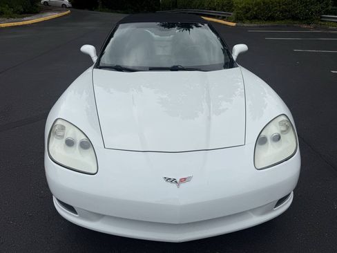 Used 2010 Chevrolet Corvette Convertible w/ 1LT RWD image 9