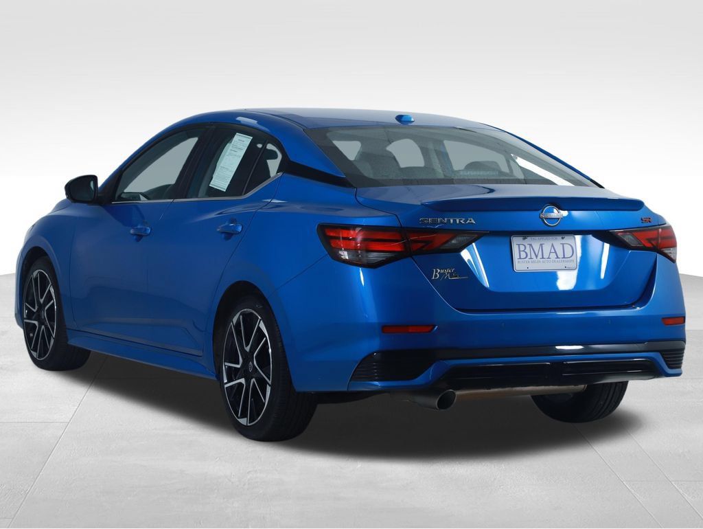 Used 2025 Nissan Sentra SR w/ SR Premium Package FWD image 11