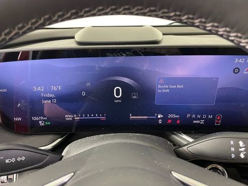 Certified 2025 Buick Envision Preferred AWD/4WD image 5