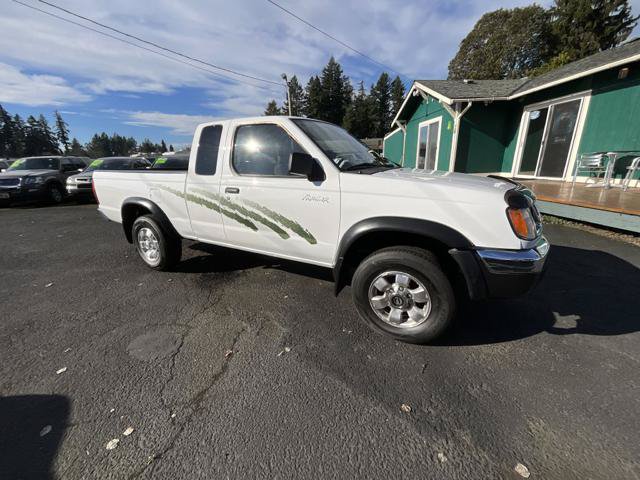 Used 1998 Nissan Frontier XE AWD/4WD image 3