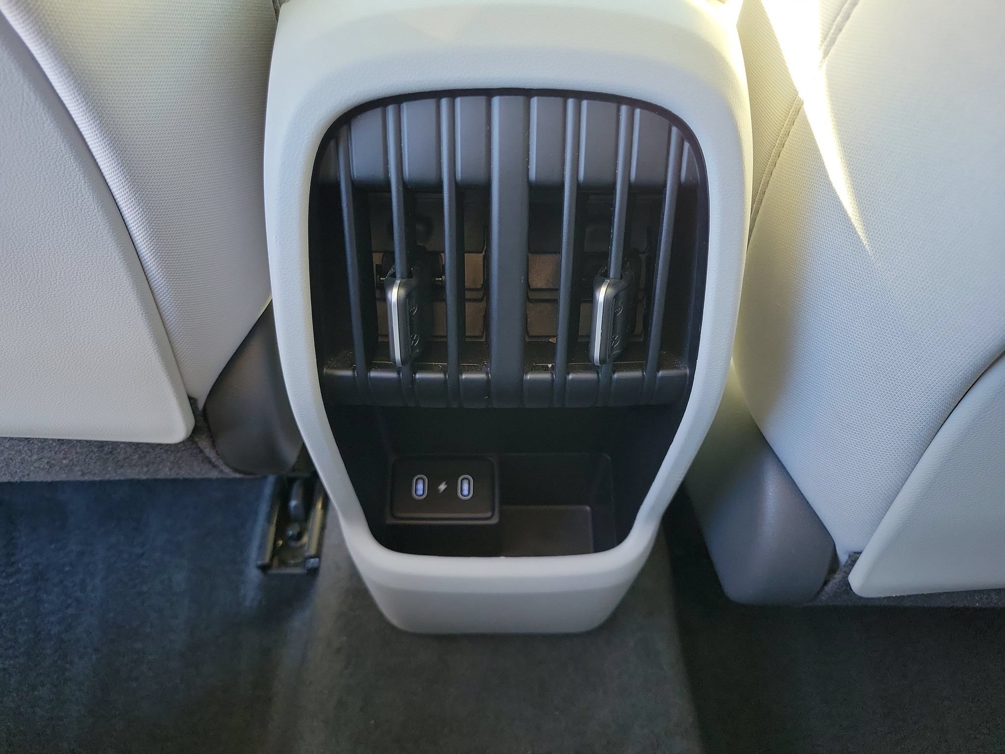 Used 2025 Hyundai Kona SEL AWD/4WD image 24