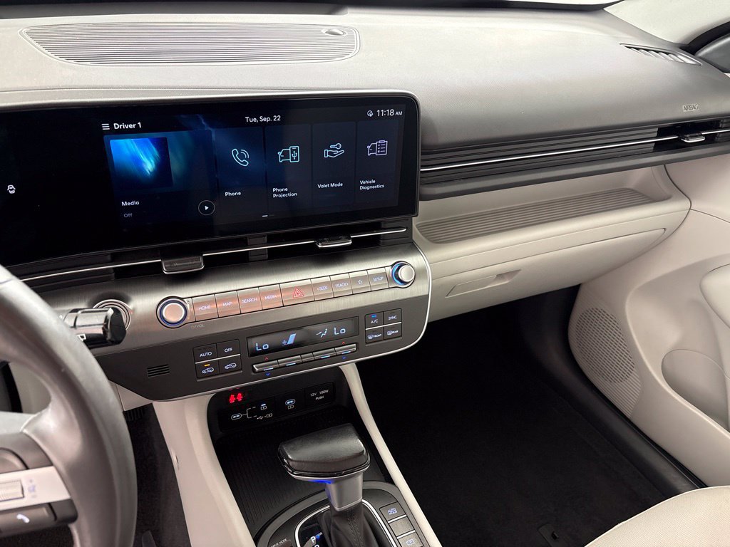 Used 2025 Hyundai Kona SEL FWD image 32