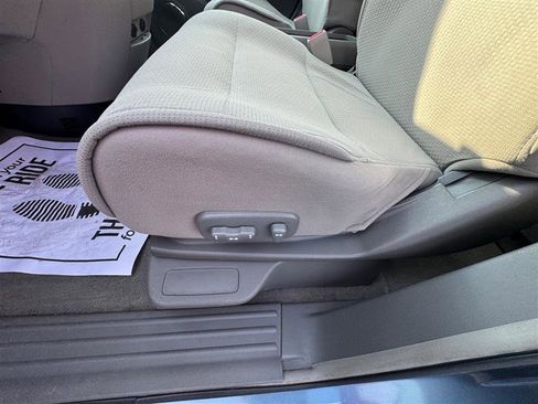 Used 2008 Nissan Quest S w/ Drivers Pkg image 32