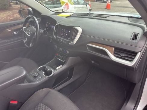 Used 2020 GMC Terrain SLE w/ Driver Convenience Package image 34