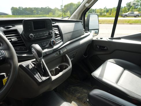 Used 2023 Ford Transit 250 Medium Roof RWD image 20