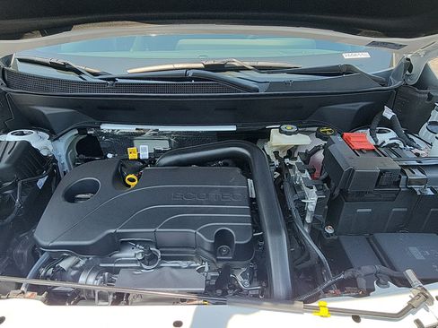 New 2026 Chevrolet Equinox LT w/ Convenience Package II FWD image 11