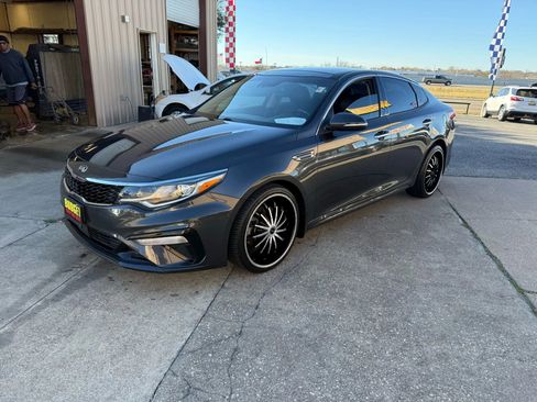 Used 2019 Kia Optima EX w/ EX Premium Package image 1