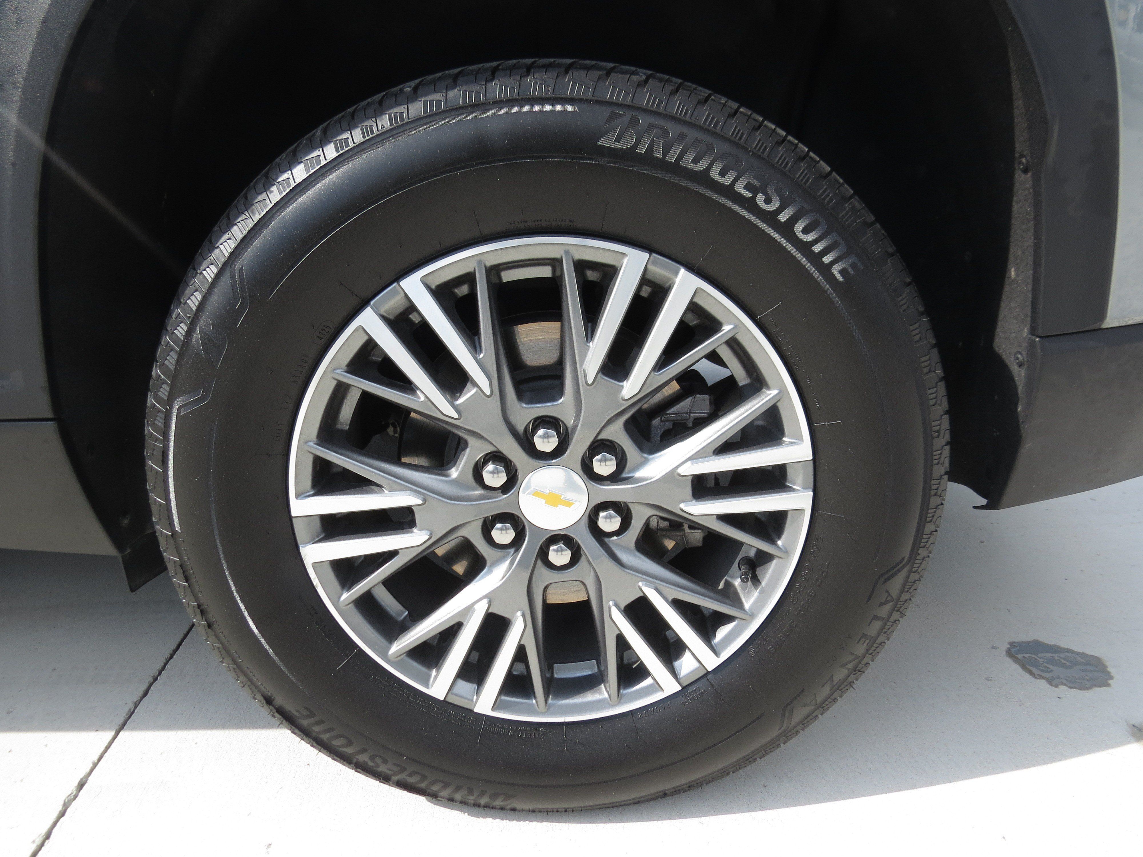 Used 2026 Chevrolet Traverse LT w/ Driver Confidence Package FWD image 13
