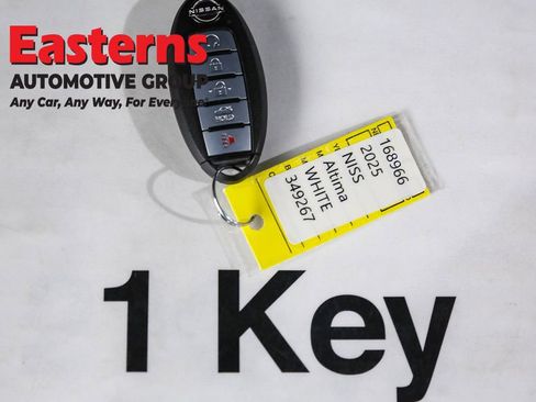 Used 2025 Nissan Altima 2.5 SV FWD image 25