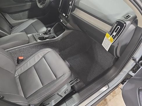 Used 2026 Volvo XC40 B5 Core w/ Climate Package AWD/4WD image 19