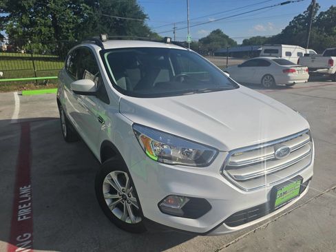Used 2018 Ford Escape SE w/ SE Sync 3 Package AWD/4WD image 57
