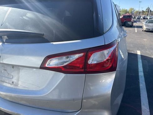 Used 2020 Chevrolet Equinox LS w/ LS Convenience Package image 12