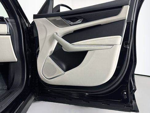 Used 2025 Jaguar F-PACE R-Dynamic S image 23