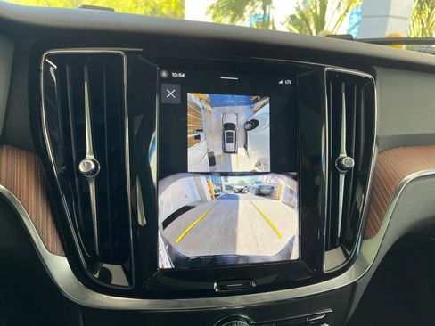 Used 2025 Volvo V60 B5 Cross Country Plus AWD/4WD image 24