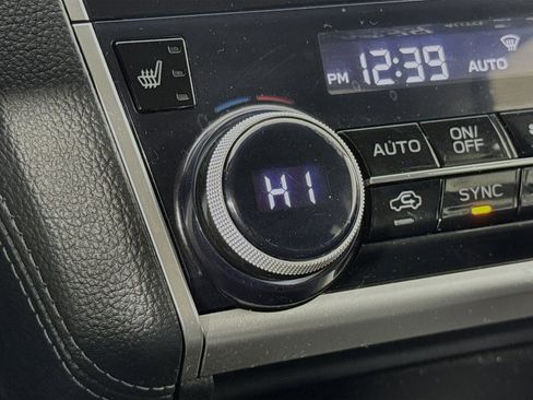 Used 2018 Subaru Outback 2.5i Premium image 19