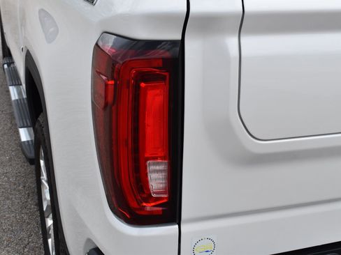 Used 2020 GMC Sierra 1500 SLT AWD/4WD image 11