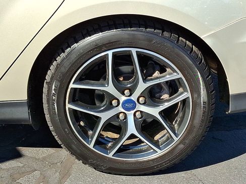 Used 2017 Ford Focus SEL w/ Interior Protection Package image 9