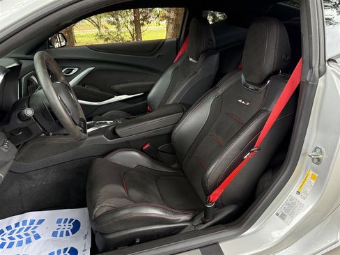 Used 2018 Chevrolet Camaro ZL1 image 46