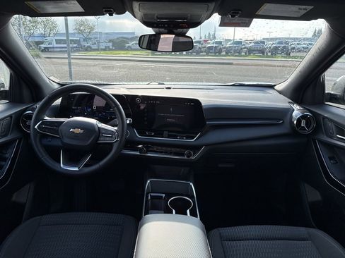 Used 2025 Chevrolet Equinox LT image 21