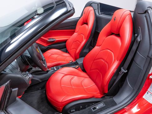 Used 2018 Ferrari 488 Spider RWD image 8