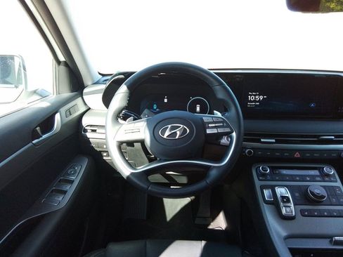 Used 2025 Hyundai Palisade SEL FWD image 12