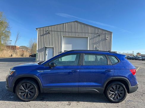 Used 2022 Volkswagen Taos S AWD/4WD image 8