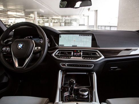 Certified 2023 BMW X6 xDrive40i w/ Premium Package image 11