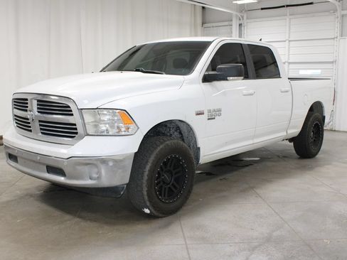 Used 2019 RAM 1500 Big Horn AWD/4WD image 4