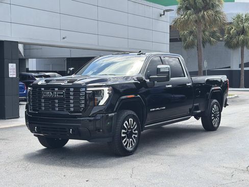 Used 2025 GMC Sierra 2500 Denali Ultimate w/ Max Trailering Package AWD/4WD image 13