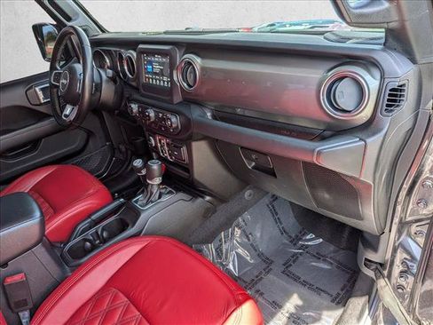 Certified 2020 Jeep Gladiator Overland AWD/4WD image 19