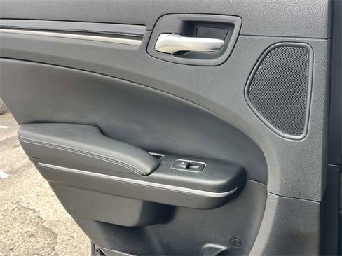 Used 2023 Chrysler 300 S image 17