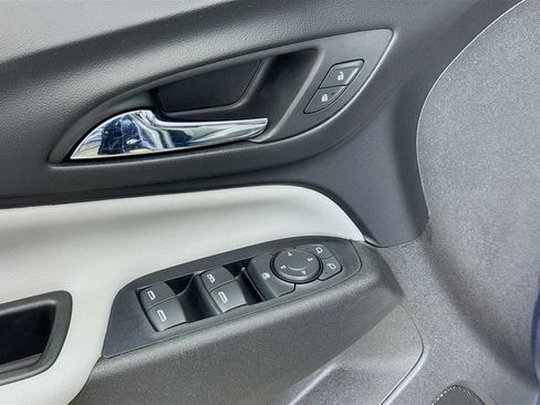 Used 2019 Chevrolet Equinox LS w/ LS Convenience Package image 19