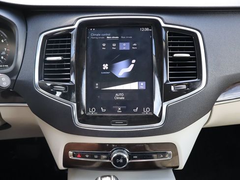 Used 2018 Volvo XC90 T6 Momentum w/ Convenience Package AWD/4WD image 37