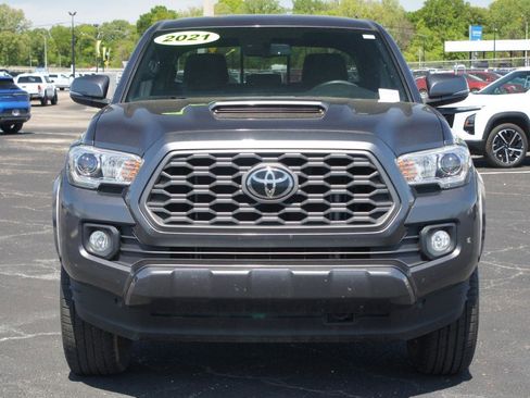 Used 2021 Toyota Tacoma TRD Sport AWD/4WD image 23