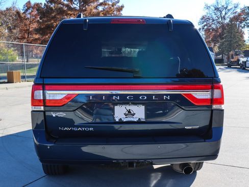 Used 2015 Lincoln Navigator 4WD image 40