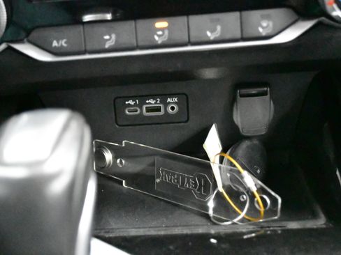 Used 2025 Nissan Altima 2.5 SR FWD image 27