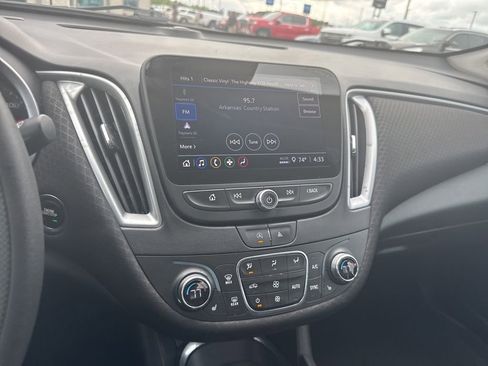 Used 2023 Chevrolet Malibu LT FWD image 15